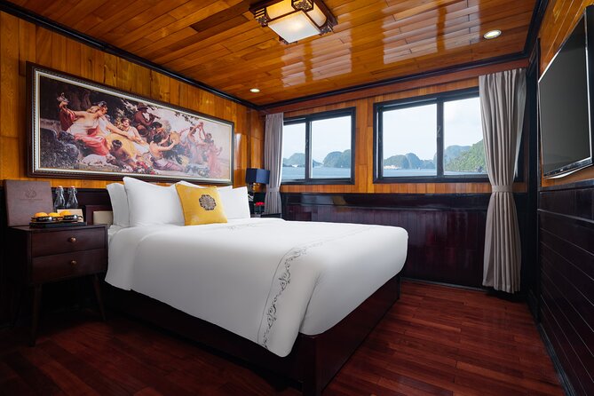 Halong 2D1N with Le Journey/Hera/La Pandora Boutique from Hanoi - Sunset party and the cooking demo: small moments that make it feel like a trip