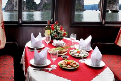 Halong 6 hours Boat tour with Cave, Kayak, lunch, transfer high-way from Hanoi - The port-day “pit stop”: why it’s there and how to handle it