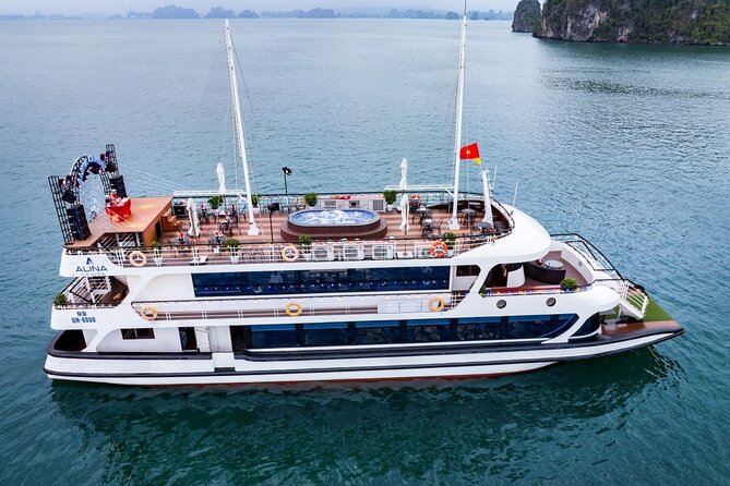 Halong and Bai Tu Long Luxury Day Escape - Hanoi to Halong Bay: what the start of the day feels like