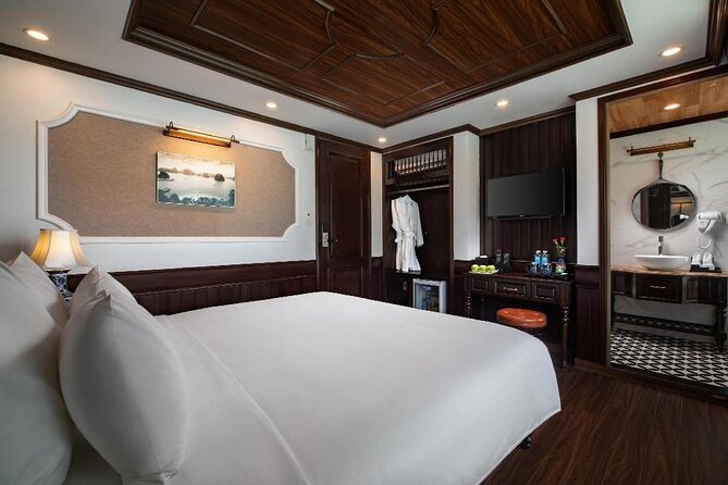 Halong Bay 2 Day Cruise Including Transfer from Hanoi - Hanoi to Ha Long Bay: the 8:30 pickup and Tuan Chau check-in