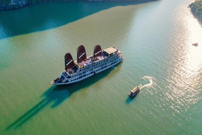 Halong Bay 3-day from Hanoi - Day 2 in Lan Ha Bay: kayaking caves, Ao Ech swim, Maze Cave
