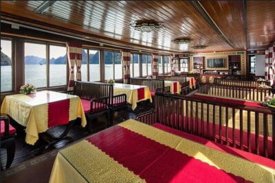 Halong bay 4 hours boat tour from Halong city with 2 caves, kayak - The boat setup that makes the trip feel calmer