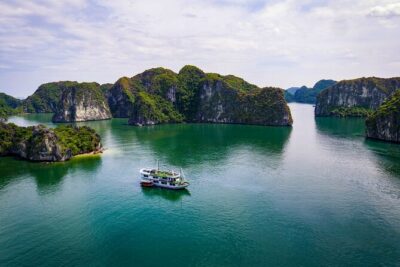 Halong Bay and Lan Ha Bay 2 Days 1 Night with Sunlight Premium - Day 1: the Hanoi to Cat Ba transfers that set the stage
