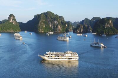 Halong Bay Cruise 3D2N - Kayaking Explorer & Round-trip transfer from Hanoi - Kayaking Luon Cave and Drum Cave with proper instruction