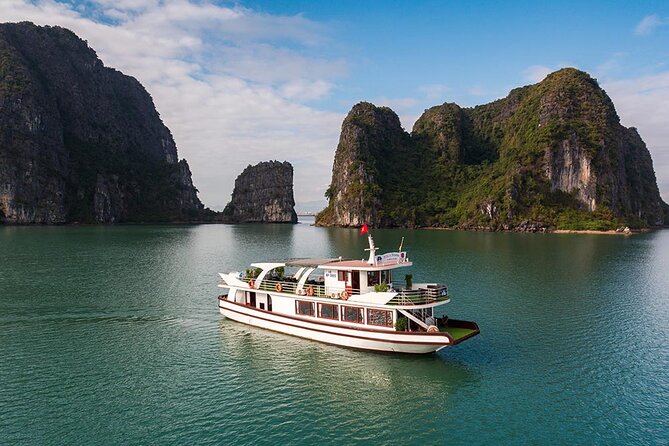Halong Bay Cruise - Day Tours - The Ba Hang fishing village stop: what you can learn (and how to act)