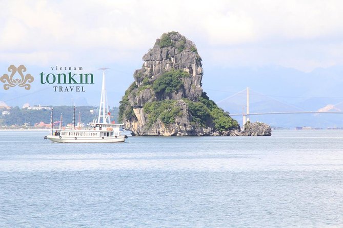 Halong Bay Cruise Day Trip: Visit Thien Cung Cave, Kayaking & Lunch - best price - Crowds, Heat, and the Reality of Bay Conditions