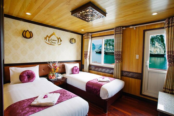 Halong Bay Cruise With 4 Star for 2days/ 1night all included - Food and staff: where this cruise earns its rating