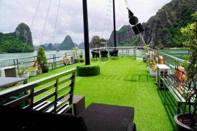 Halong Bay Cruise with Lunch - Getting on board: Tuan Chau pickup and the Deluxe Vietnam Wonder Cruise