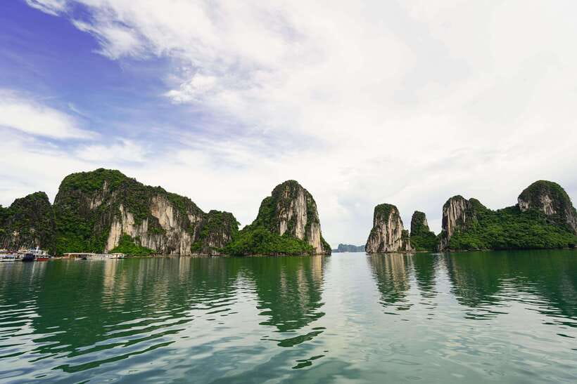 Halong Bay Cruise with Lunch - Kayak or bamboo boat at UNESCO waters