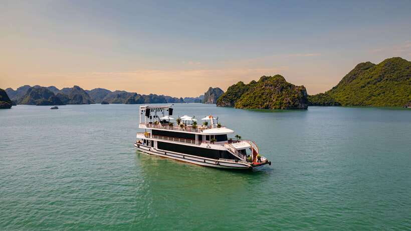 Halong bay day tour: Best seller IRIS CRUISE with live band - The Day’s Structure: Timing, Transfers, and What “Shared” Really Means