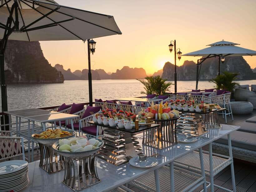 Halong bay day tour: Best seller IRIS CRUISE with live band - Sung Sot Cave: The Big First Wow (and What to Watch For)