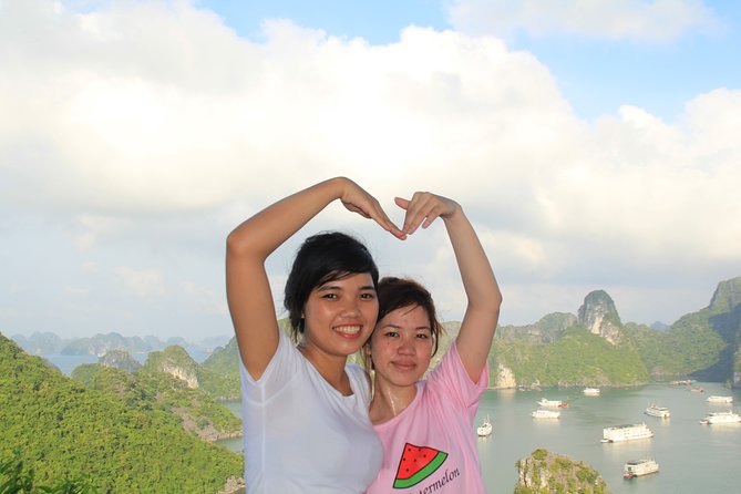 Halong bay Full Day Cruise trip: kayaking, surprise cave, titop island, lunch - Onboard feel: guide, group size, and lunch that keeps you fueled