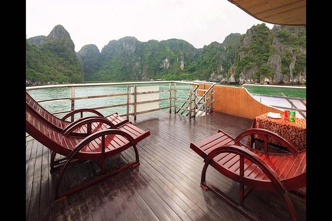 Halong Bay Full Day Tour with All-Inclusive: Boat, Kayak, Island, Cave and Lunch - Surprising Cave and the cave-tunnel pattern