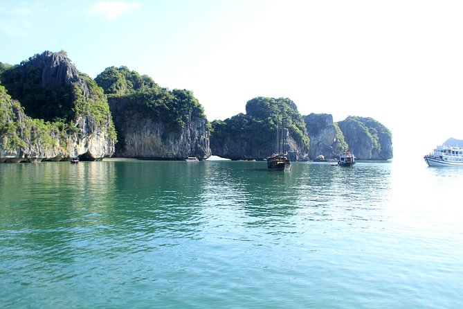 Halong bay full day trip from Hanoi: Visiting Thien Cung, Dau Go cave & Kayaking - Stop 2: Dau Go cave, plus why it feels like the best tradeoff