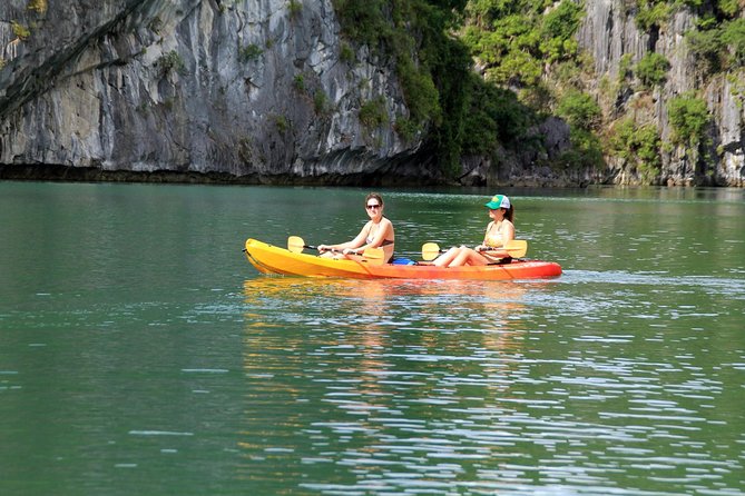 Halong bay full day trip from Hanoi: Visiting Thien Cung, Dau Go cave & Kayaking - Kayaking at Ba Hang: the best reason to choose this tour