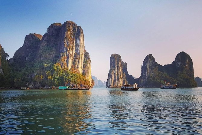 Halong Bay Full Day With Heaven Cave And Kayaking - Leaving Hanoi: The day starts with a real plan