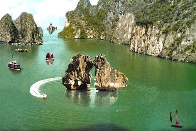 Halong Bay Full Day With Heaven Cave And Kayaking - Thien Cung Cave (Heavenly Palace): the big chambers and the holy animals