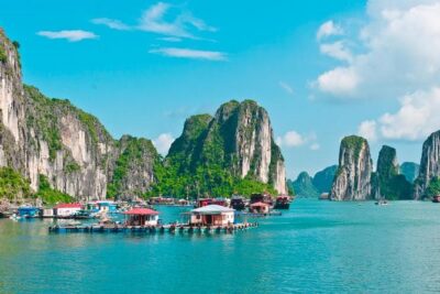 Halong Bay Full Day With Heaven Cave And Kayaking - Dragonfly Cruise in Halong Bay: named islands and big scenery time