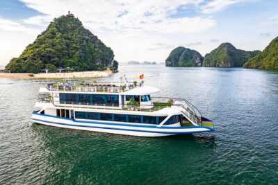 Halong Bay Luxury cruise Day trip: Buffet Lunch, Limousine bus - The ride to Ha Long Bay and the “day cruise” feel