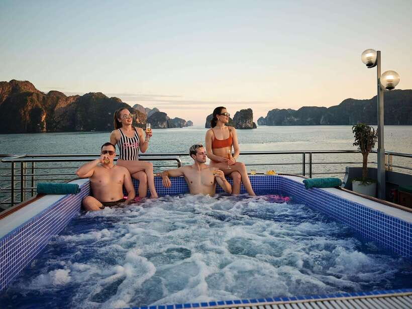 Halong Bay Luxury Cruise: Kayak&Swim,Cave, Party BEST SELLER - Sung Sot Cave: the “Surprising Cave” stop that changes your perspective