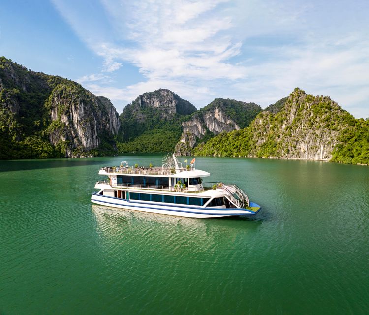 Halong Bay Luxury Cruise with Kayaking & Lunch Buffet - Key things to know before you go