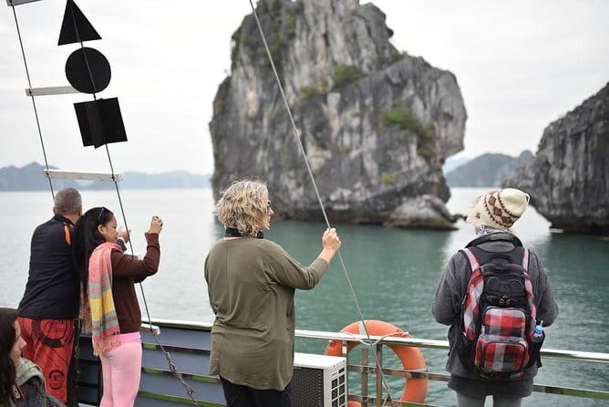 Halong Bay Shore Excursion 6 Hour Private Cruise from Cruise Port - Luon Cave Water Time: Kayaking or a Sampan Ride