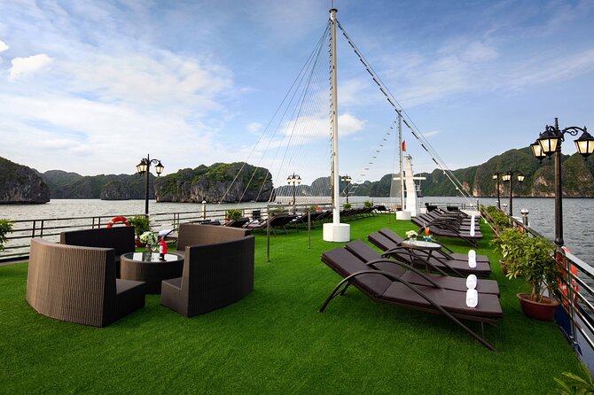Halong La Pandora Cruise 2days/1Night - Day 2 dawn: Tai Chi at 6:30 and a slow start with breakfast
