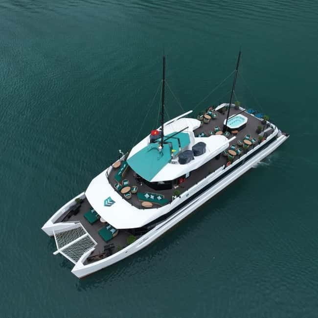 Halong & Lan Ha Bay 1-Day Catamaran Cruise from Hanoi - Lunch on board: a meal plan that keeps the day moving