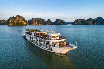 Halong Luxury Cruise 2D/1N: Kayaking, swimming, Titop island, Surprise cave - Your private ensuite cabin: comfort that changes the whole trip
