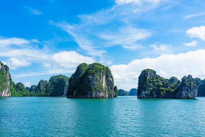 Halong Luxury Cruise Full Day Tour from Hanoi: All Inclusive - Sung Sot Cave: The Big Steps, The Big Payoff