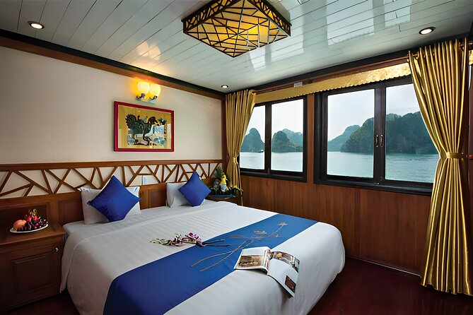 Halong Royal Palace Cruise 2 days - Day 1 meals and onboard activities: more than just a floating restaurant