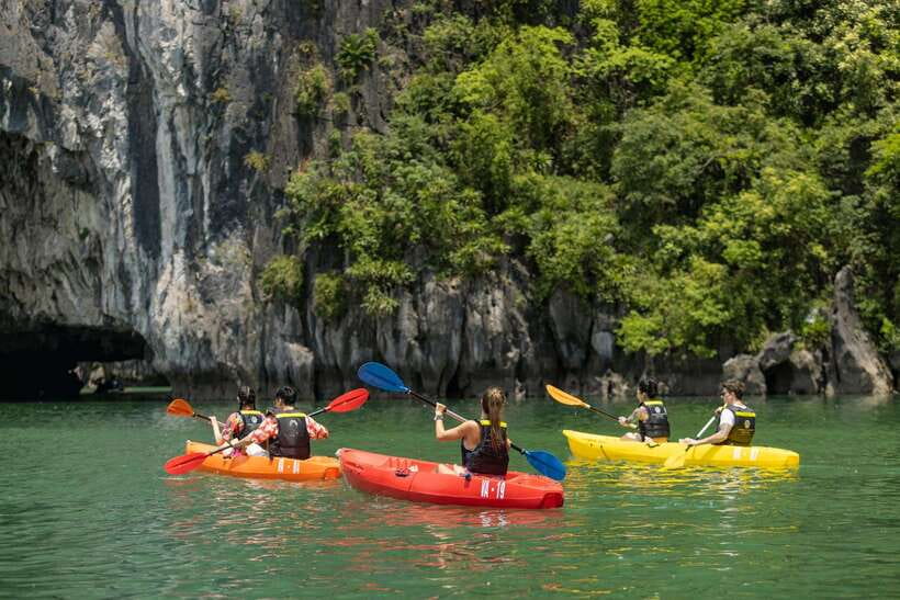 Hanoi: 2-Day Ha Long Bay Cruise, Tam Coc, Mua Caves, Hoa Lu - Halong Bay cruise: Sung Sot cave, Ti Top island, and kayak/bamboo time