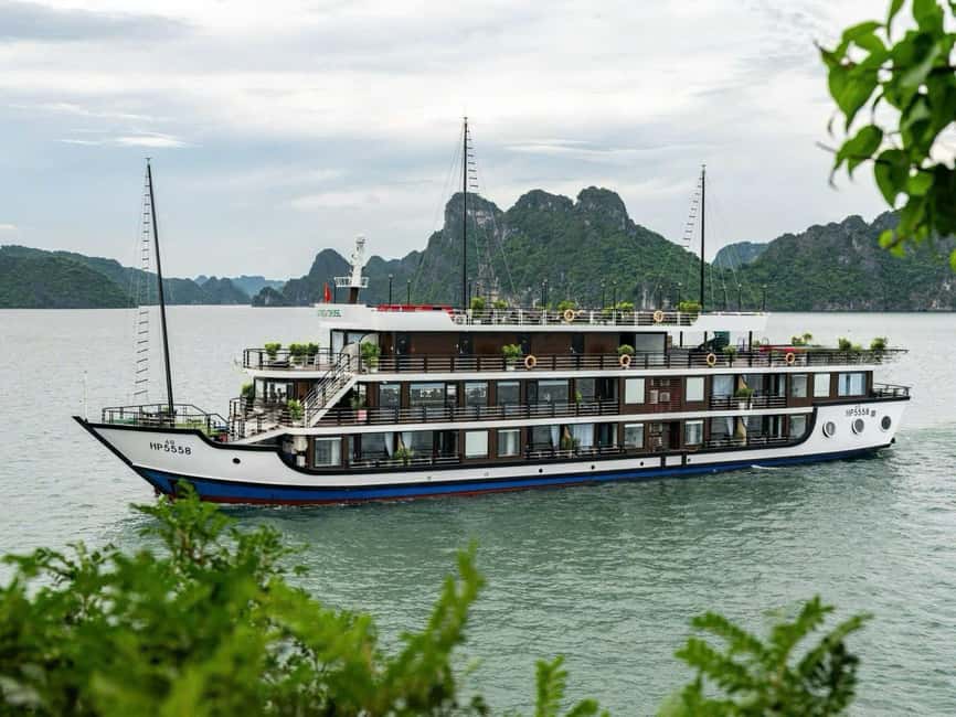 Hanoi: 2-Day Ha Long & Lan Ha Bay 5-Star Boat with Balcony - The big draw: kayaking and swimming in Lan Ha Bay’s limestone maze