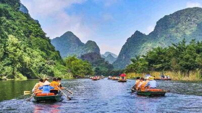 Hanoi: 2-Day Ninh Binh Excursion & Cuc Phuong Park Wildlife - Lunch in Ninh Binh: filling, local, and not complicated