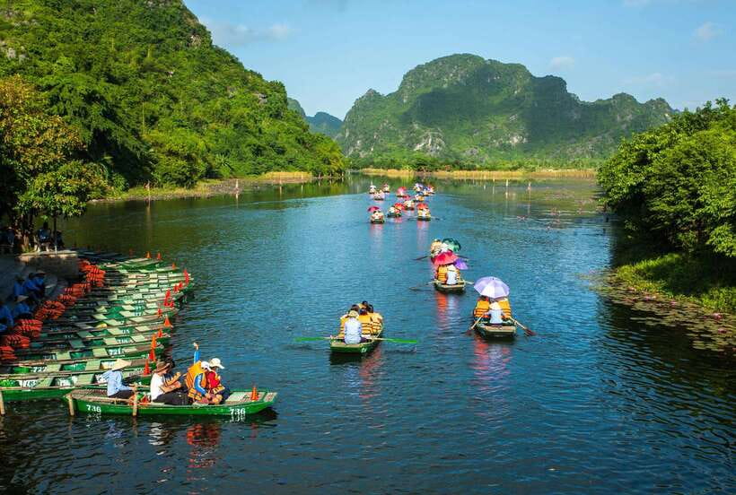Hanoi: 2-Day Trang An, Tam Coc, Mua Caves, Hoa Lu, Bai Dinh - Day 2: Bai Dinh pagoda then Trang An UNESCO caves by boat