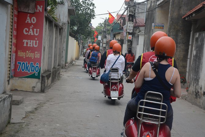 Hanoi Back Street Vespa Tours: Full Day Vespa Tours - Hữu Tiệp Lake and the downed B-52: a stop that hits in a quiet way