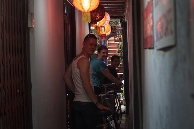 Hanoi Backstreet Bicycle Tour - Getting your bearings on Hanoi backstreets