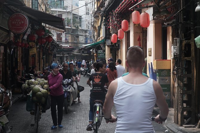 Hanoi Backstreet Bicycle Tour - Chua Tran Quoc: the quiet finish with ice cream