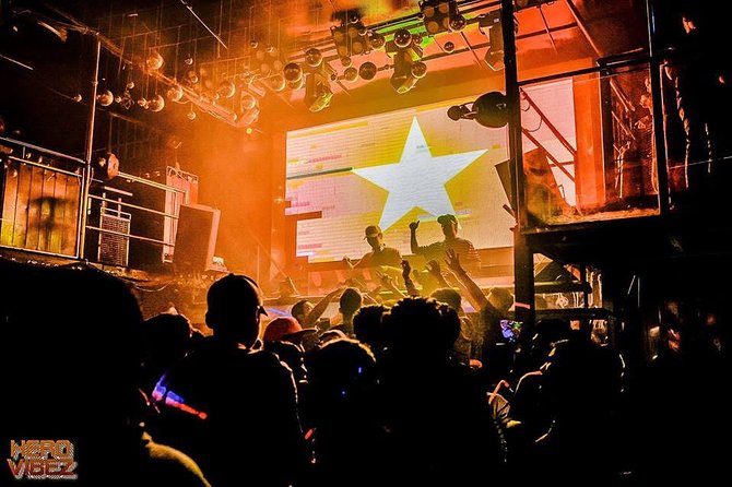 Hanoi Bar-Pub Experience Nightlife With Local Expert - A four-hour Hanoi crawl that’s built for late-night fun