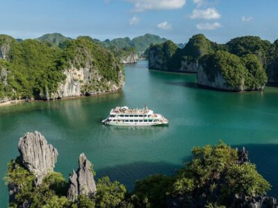 Hanoi: Cat Ba Island & Lan Ha Bay Day Trip Cruise with Lunch - Ben Beo Harbour to the cruise intro: when the “bay day” finally starts