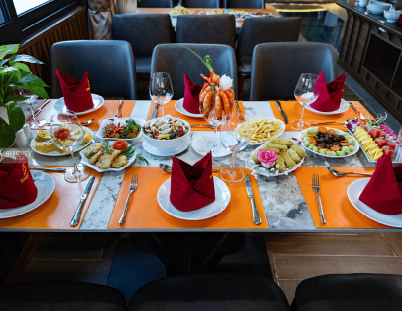 Hanoi: Cat Ba, Lan Ha & Ha Long Bay Luxury Cruise with Lunch - Lunch Onboard: Seafood, Meat, Rice, and a Vegetarian Option
