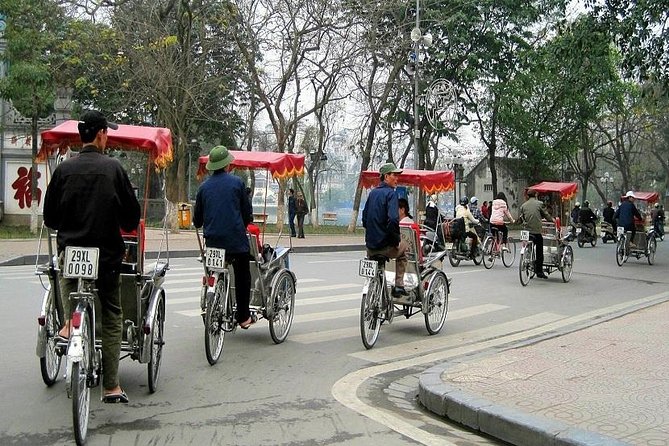 Hanoi City Full-Day Tour with lunch - Stop 4: Tran Quoc Pagoda (old bones by the Red River)