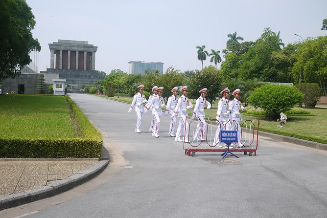 Hanoi city full-Day tour with Vietnamese Lunch - Hotel Pickup and Hanoi Traffic: Why a Guide Makes It Easier