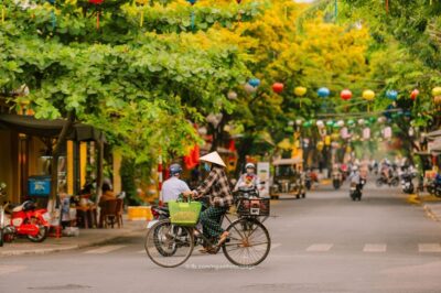 Hanoi City Half Day - A City Saves Traditional Beauties - One Pillar Pagoda: Small Size, Big Meaning