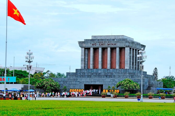 Hanoi City Highlight Full Day Tour With Bat Trang Pottery Village - Train Street: your quick photo hit plus a real Hanoi lunch