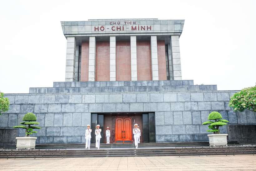 Hanoi: City Highlights Tour with Train Street & Hidden Gems - Tran Quoc Pagoda: a calmer contrast after the big complex