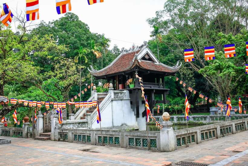 Hanoi: City Highlights Tour with Train Street & Hidden Gems - Ho Chi Minh’s Mausoleum complex: what you actually get to see