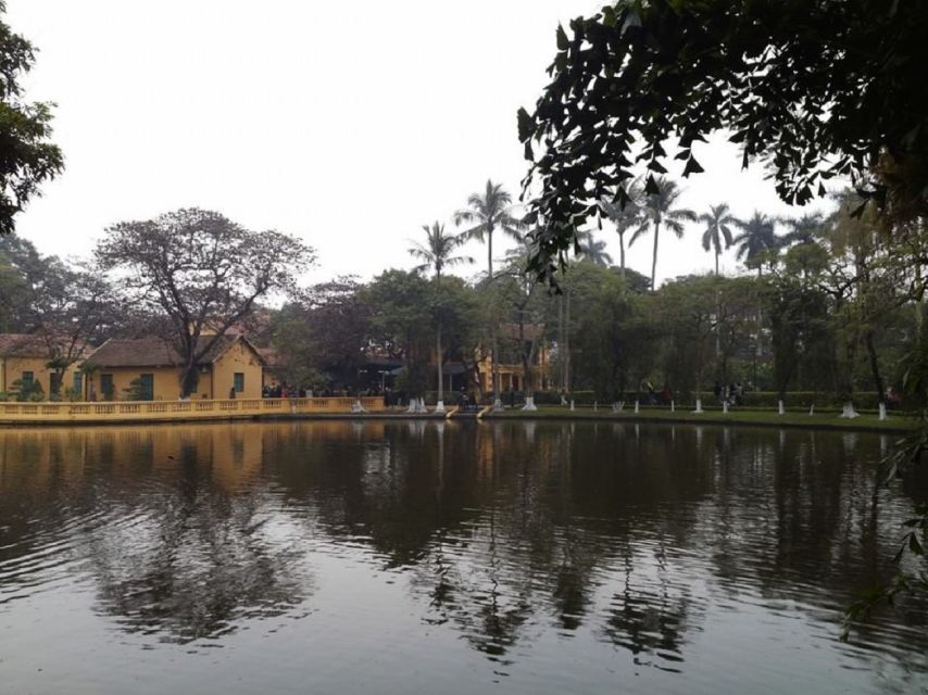 Hanoi: City Highlights Tour with Transfer and Lunch - Tran Quoc Pagoda and West Lake’s quieter pace