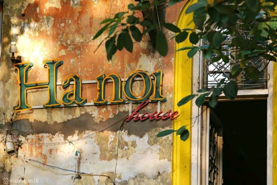 Hanoi: City Highlights Tour with Transfer and Lunch - Temple of Literature: Vietnam’s first university feel, explained simply