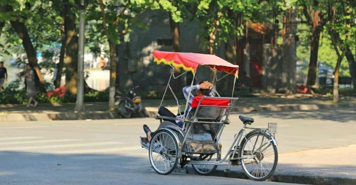 Hanoi: City Highlights Tour with Transfer and Lunch - Hotel pickup and the morning at the Ho Chi Minh Complex
